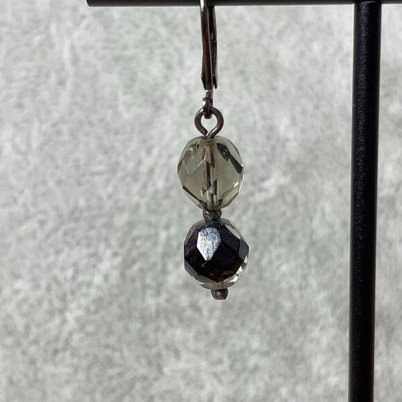 Vintage artisan drop earrings faceted black gray beads - Picture 6 of 6